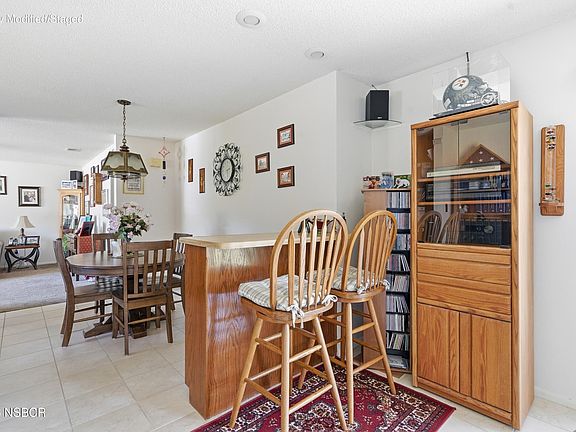 4th image of 1013 W Lime Ave