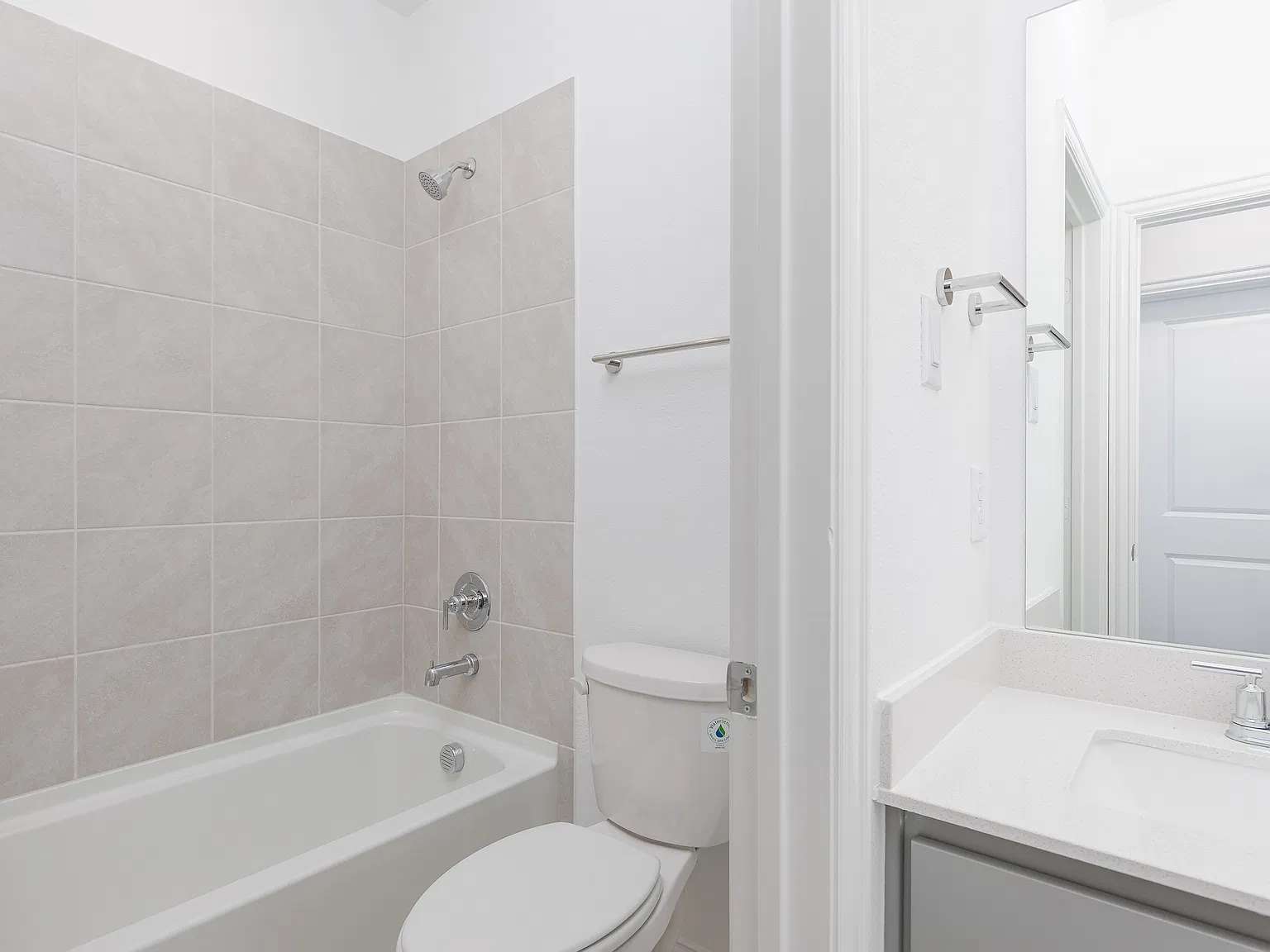 4 bed, 2252 sqft, $2,895 — Photo 1
