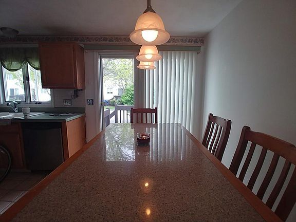 3rd image of 6 Iris Ln #6