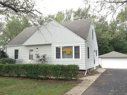3rd image of 22140 Main St
