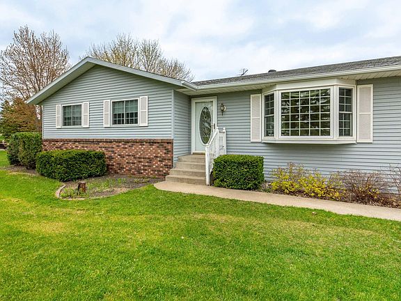 5th image of 16990 River Oaks Blvd