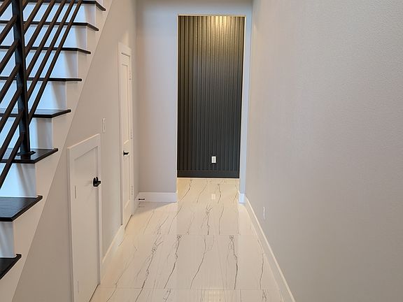4th image of 4420 Fatima Dr