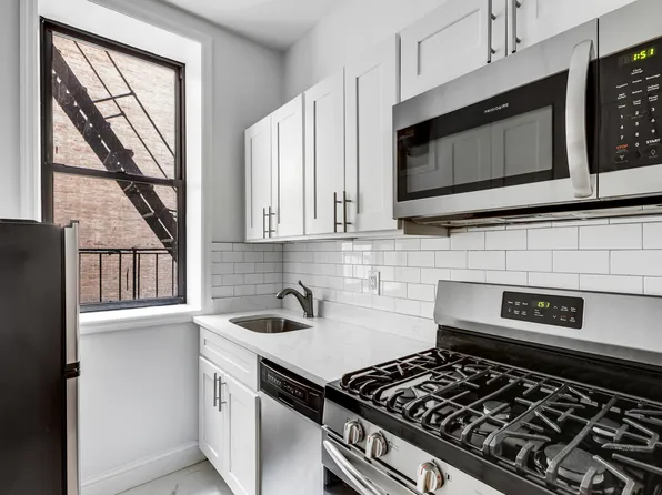 385 Ft Washington Avenue image 5 of 8