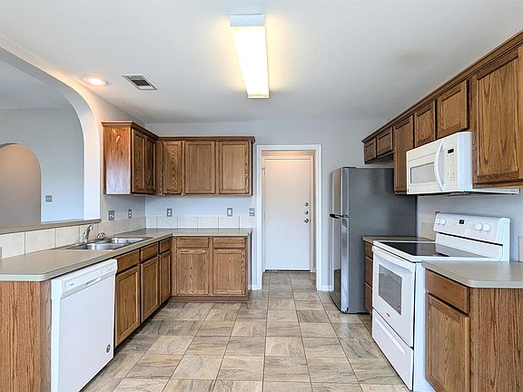 2nd image of 1124 Westbury