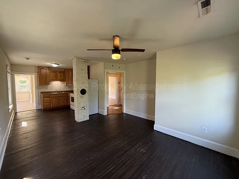 320 Wolfe St #A — Photo 3
