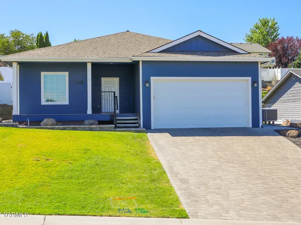 1608 W 1st Ave, Selah, WA 98942