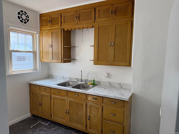 3rd image of 1801 Smead St