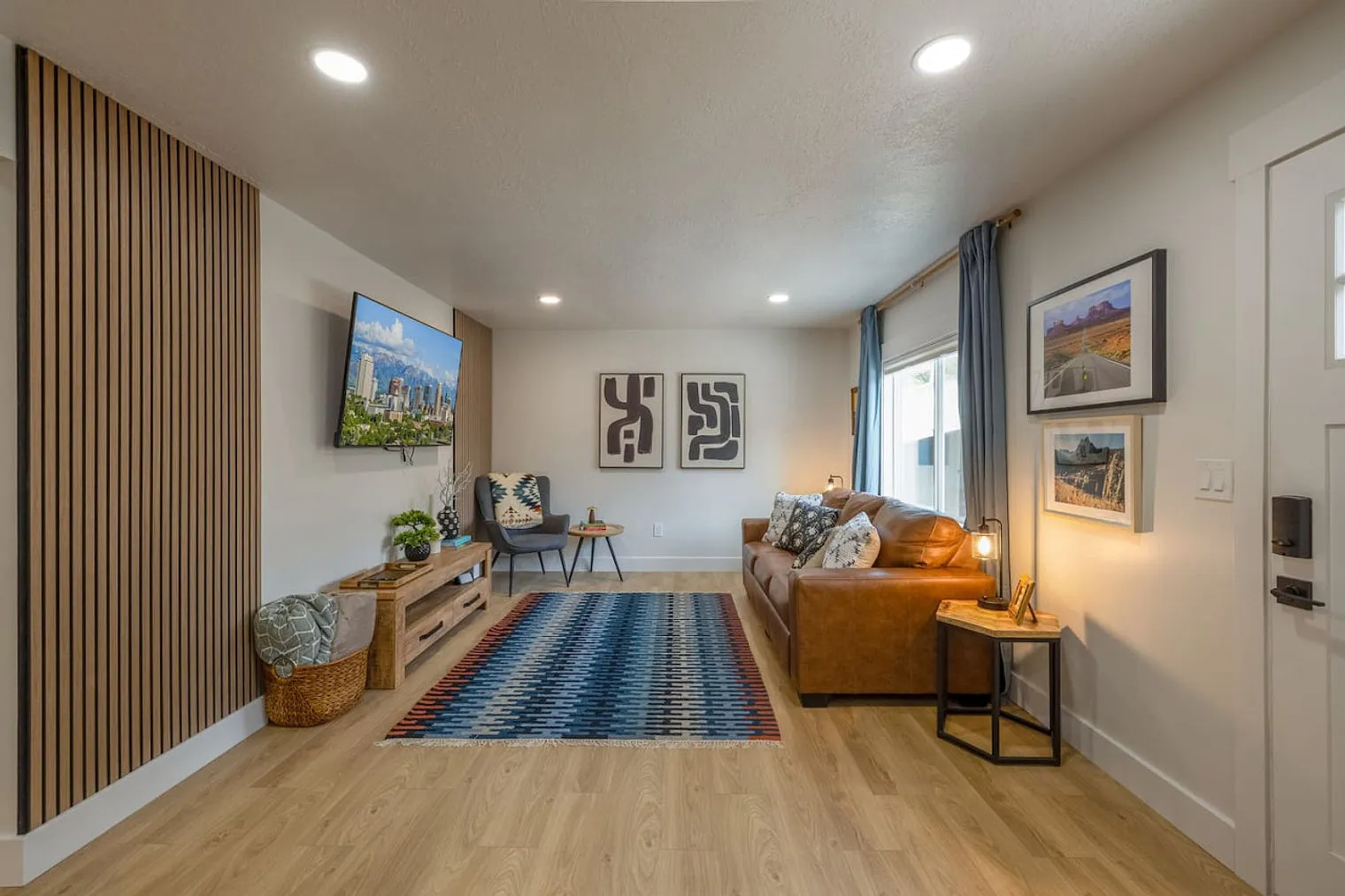 1 bed, 1.0 bath, 1689 sqft, $3,258 — Photo 1