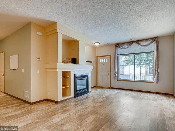 3rd image of 9645 Queensland Ln N