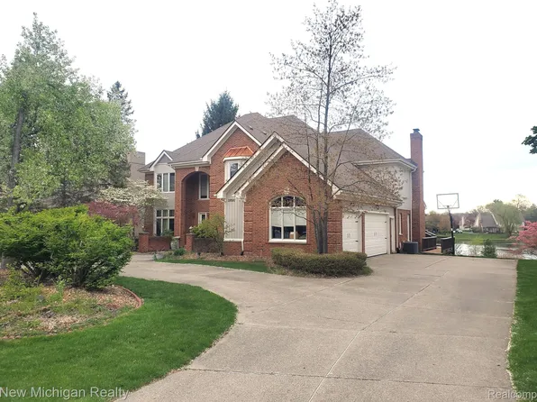 29580 Kenloch Dr, Farmington Hills, MI 48331