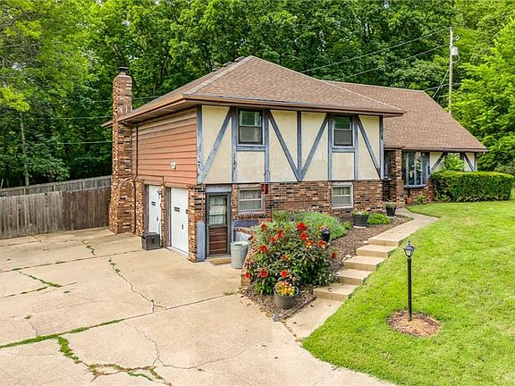 2nd image of 2122 Francis Ct