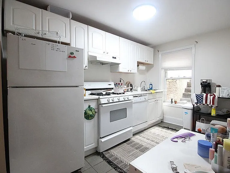 317-319 Bloomfield St #1L — Photo 6
