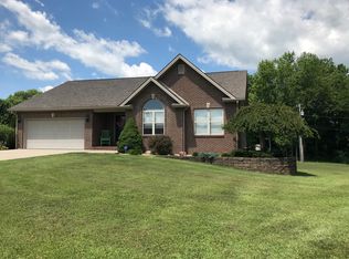 204 Creekside Cir, Mount Sterling, KY 40353