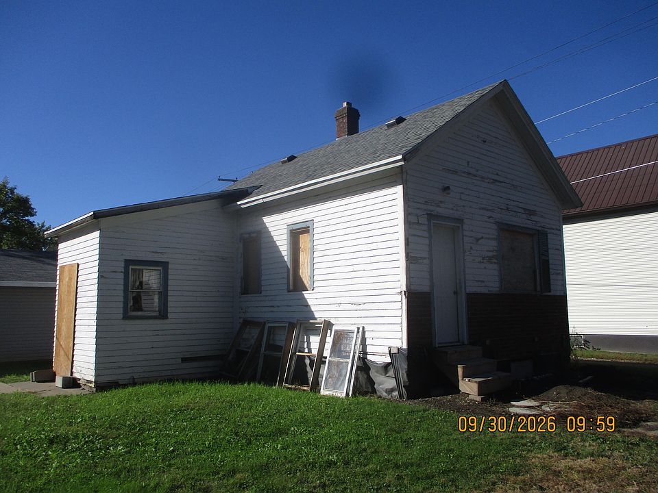 2nd image of 116 3rd Ave NE