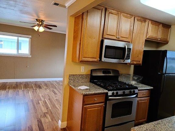 4th image of 3521 Town Ct APT 4