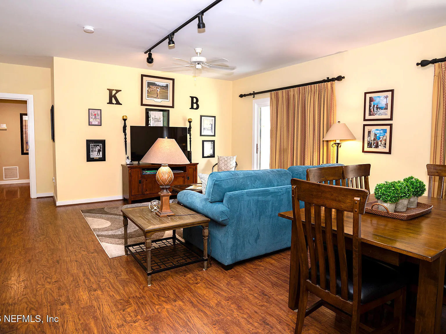 2 bed, 2.0 bath, 1332 sqft, $4,200 — Photo 1