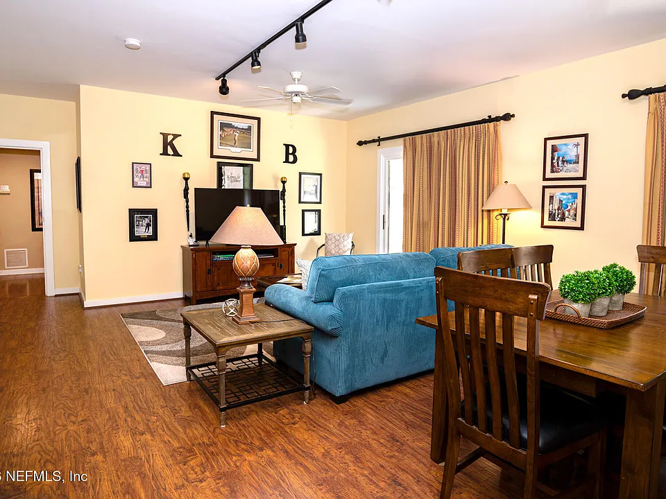 955 Registry Blvd #107