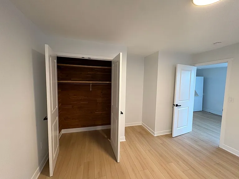 511 W Charles St — Photo 11