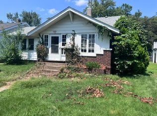 808 W College St, Carbondale, IL 62901