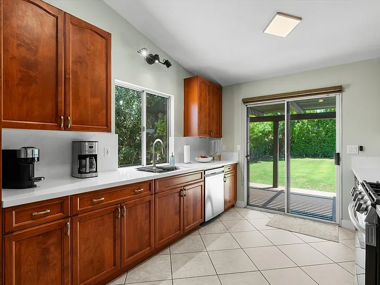 39490 Regency Way — Photo 14