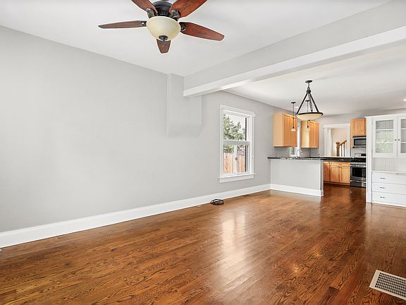 5th image of 4633 W 33rd Ave