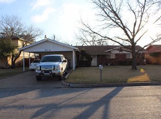 812 Bridle Ave, White Settlement, TX 76108