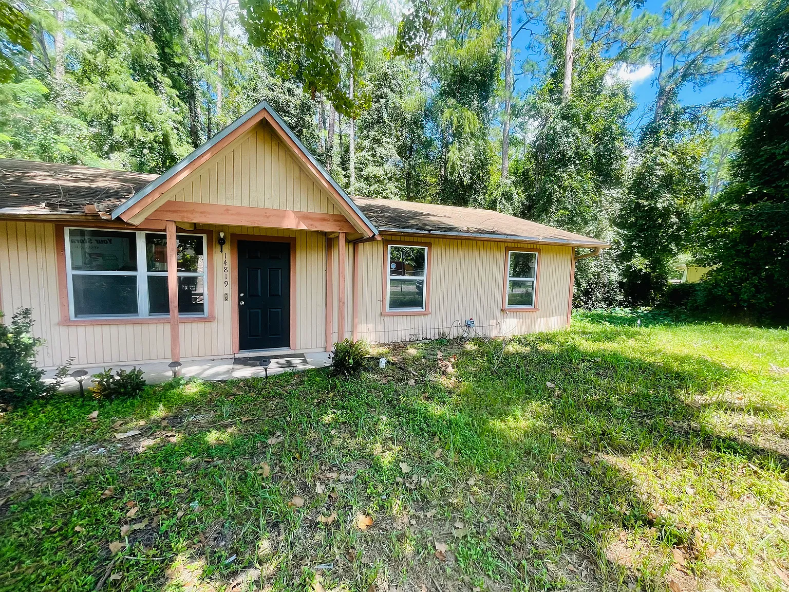3 bed, 936 sqft, $2,050 — Photo 1