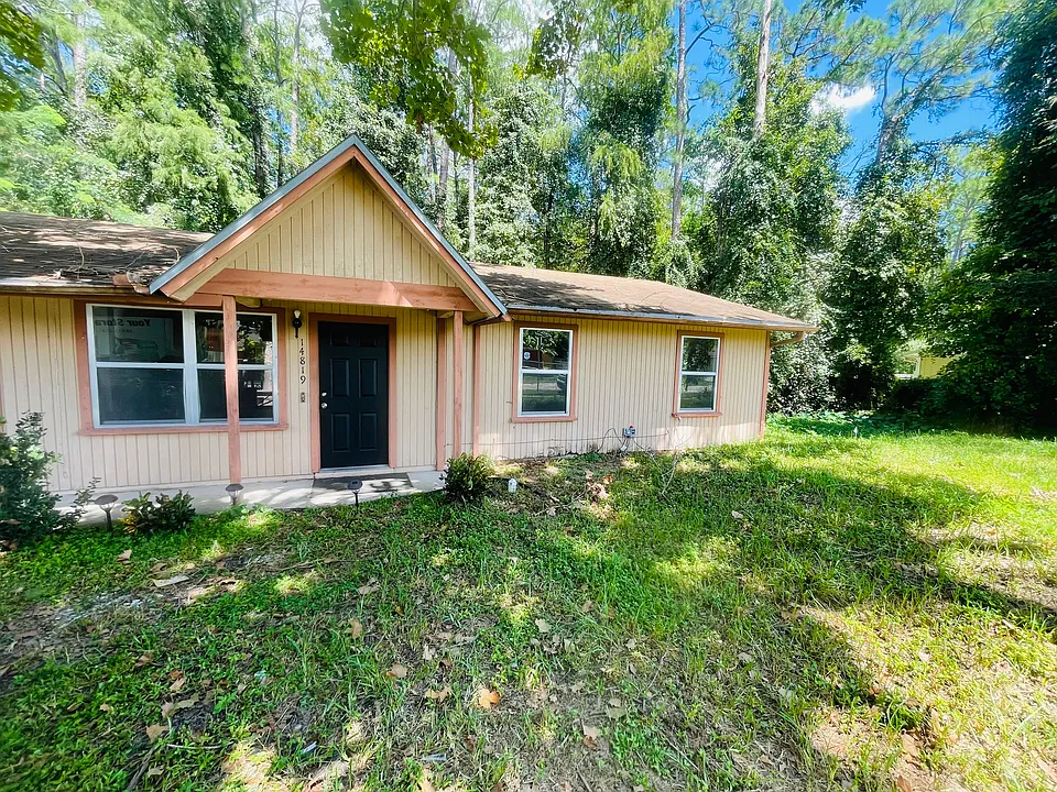 14819 Sussex Dr