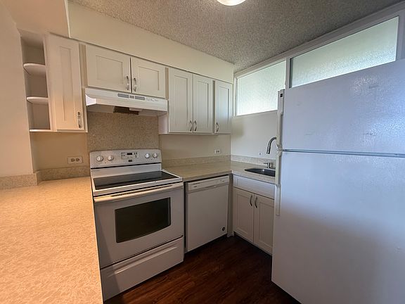 5th image of 555 University Ave APT 703