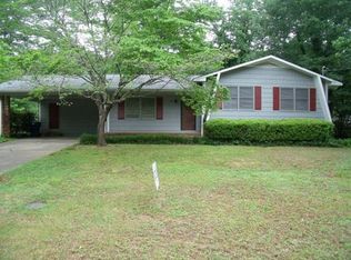 1016 Sugarloaf Ln, Anniston, AL 36207