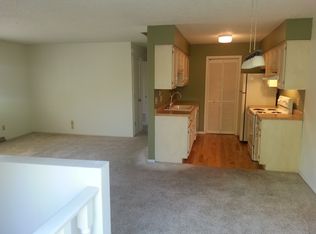 1711 Longwood Dr, Sycamore, IL 60178