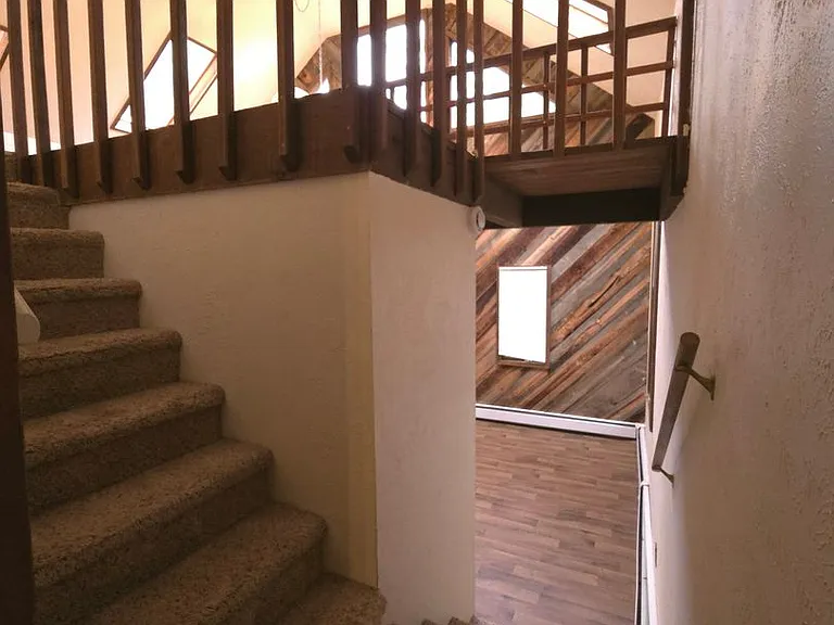 740 University Ave — Photo 14
