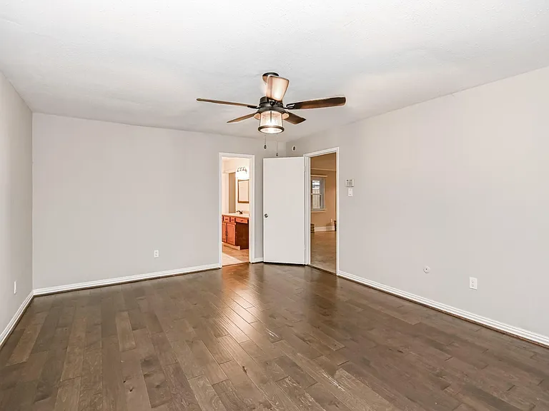 7923 Dawnridge Dr — Photo 6