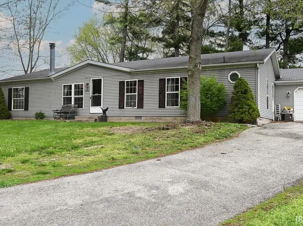 2716 E Evergreen Dr, Warsaw, IN 46582