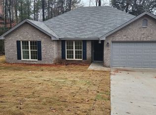 239 Brownstone Loop, Elmore, AL 36022