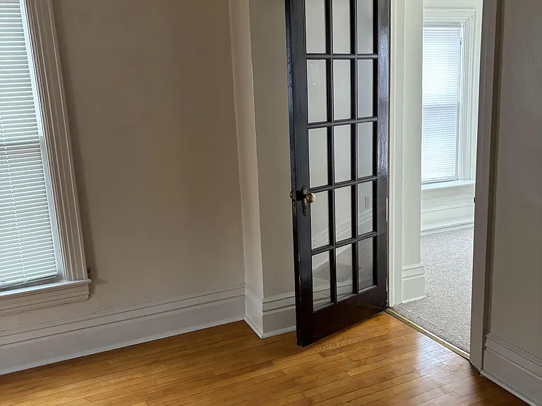 717 Scott Ave — Photo 5