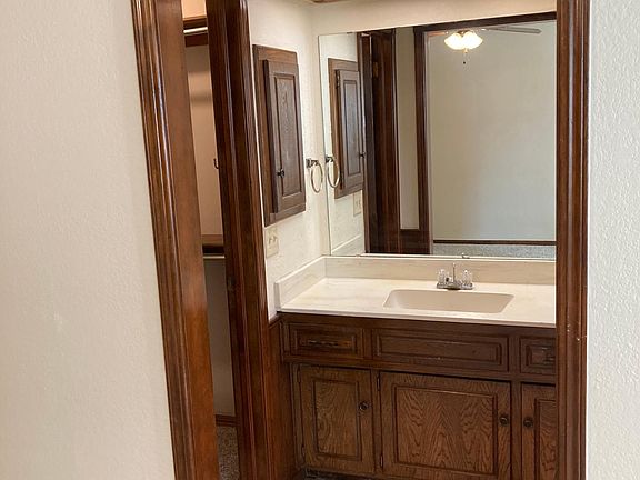4th image of 10416 Fairfax Ln