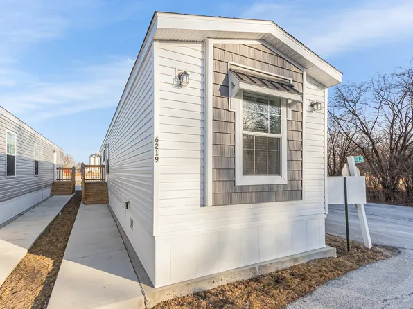 6217 Roger Ln #28, La Grange, IL 60525