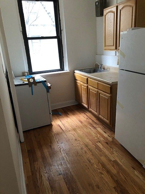 1st image of 21-05 33rd St #12
