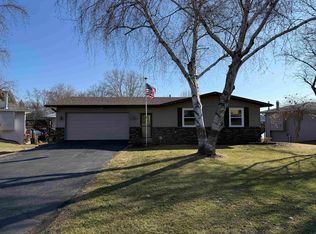 2173 Eagle Dr, Freeport, IL 61032