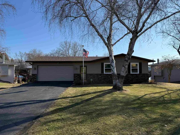 2173 Eagle Dr, Freeport, IL 61032