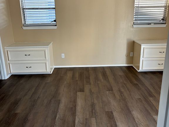 5th image of 654 Warsaw St