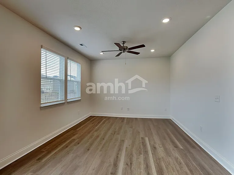 318 Hill St — Photo 7