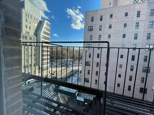 Rented by Vertical Real Estate LLC | media 11