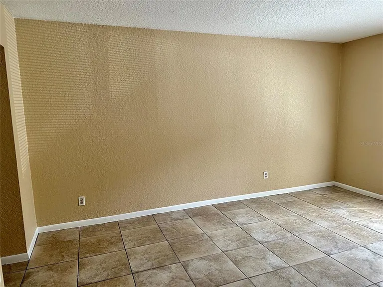 8205 Sun Spring Cir #B1 — Photo 8