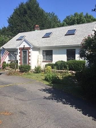 2nd image of 60 Dunbar St