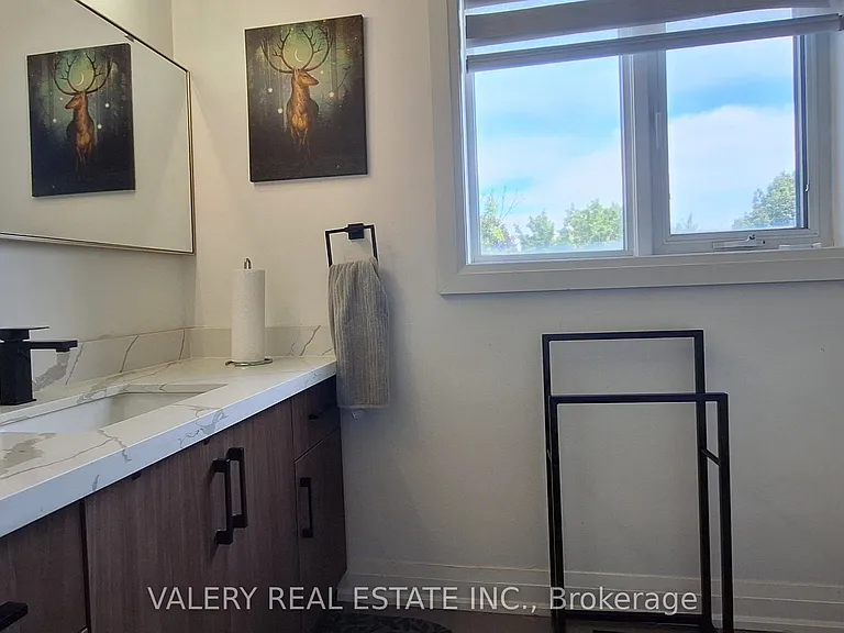 68 Mullis Cres #1 — Photo 12