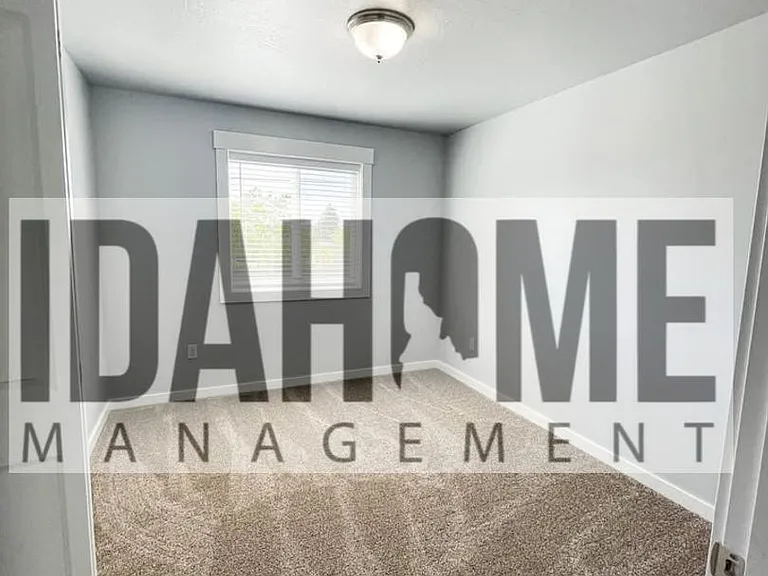 1242 Sawtooth St — Photo 6