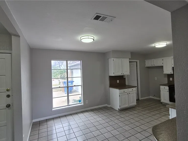 6013 Parkview Dr — Photo 4