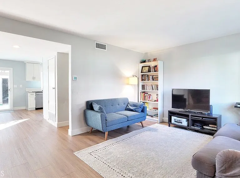 4646 Minorca Way — Photo 8